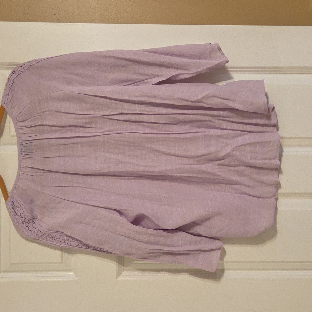 Lightweight Blouse - Picture 3 of 3